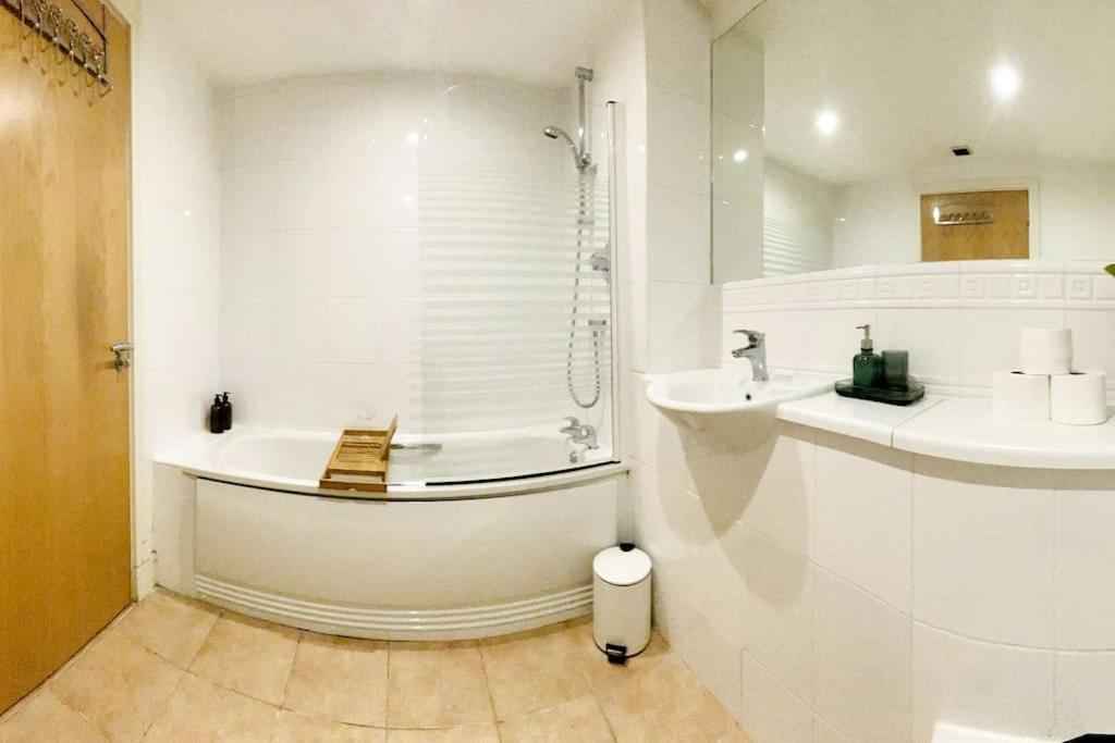 Beautiful Central Open Plan Living! Manchester Extérieur photo